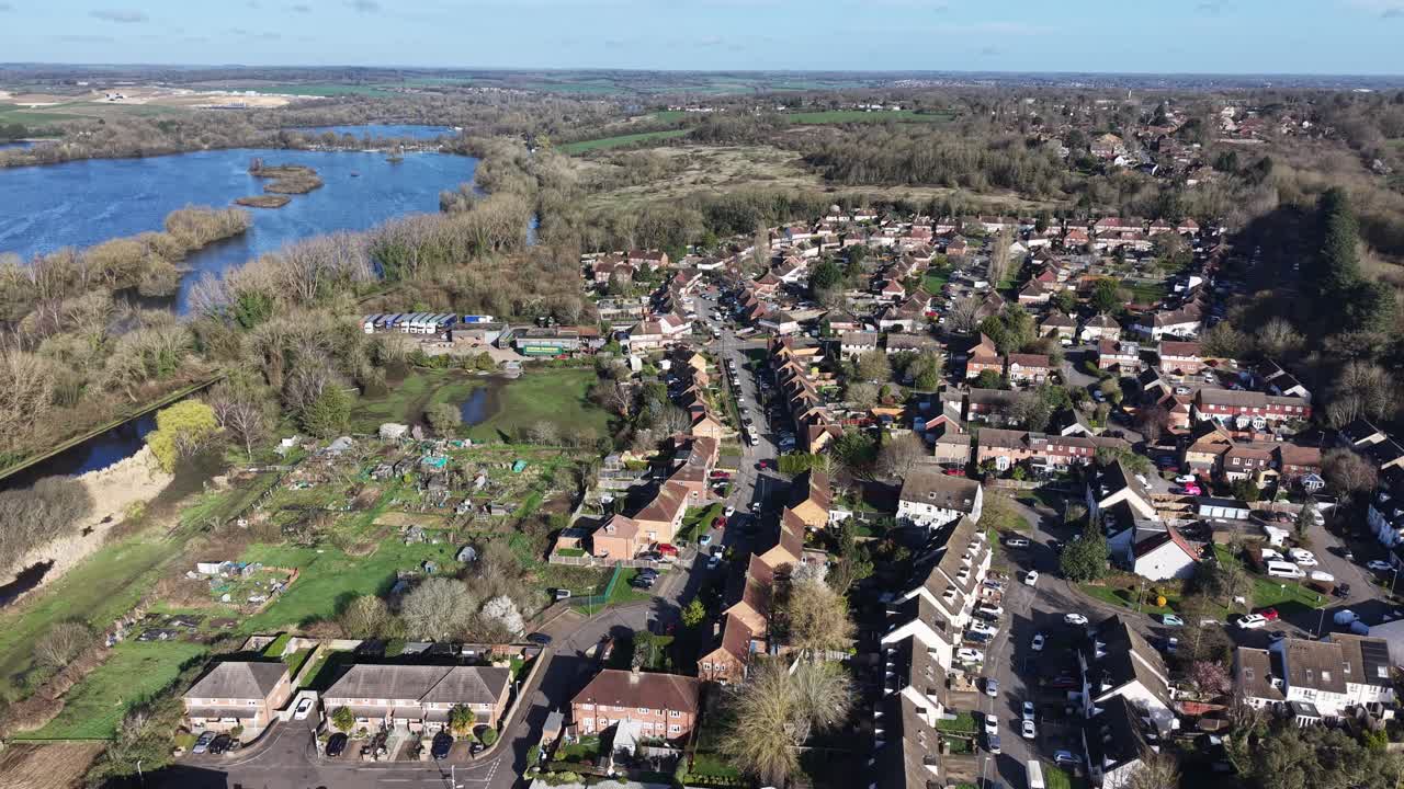 Luftfoto av South Harefield i Colne Valley Regional Park, England, Storbritannia