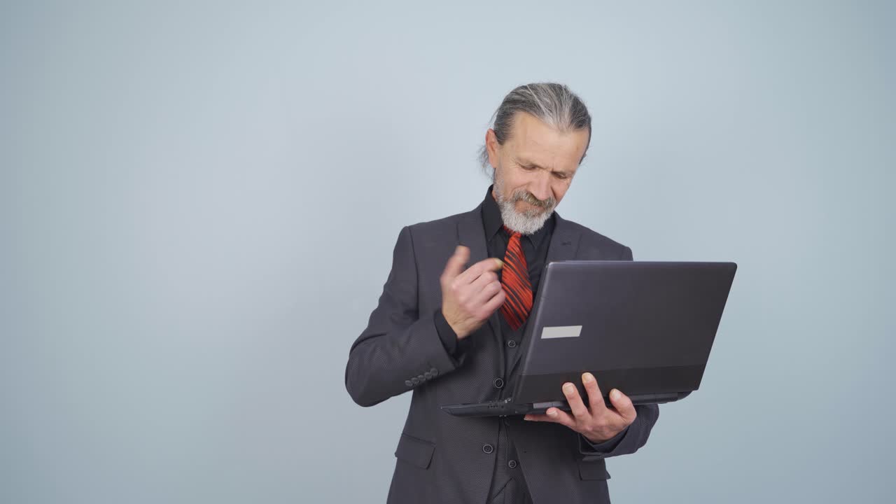 dolor en la muñeca.