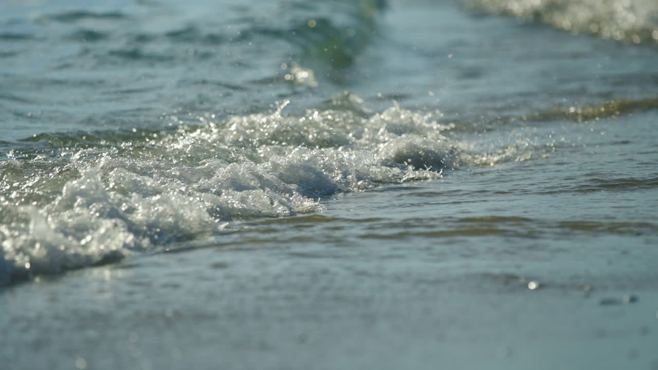 해변에 있는 바다의 파도