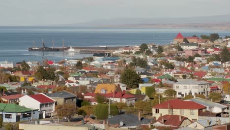 位於智利南部的 punta arenas 1 港口和貨船的景色