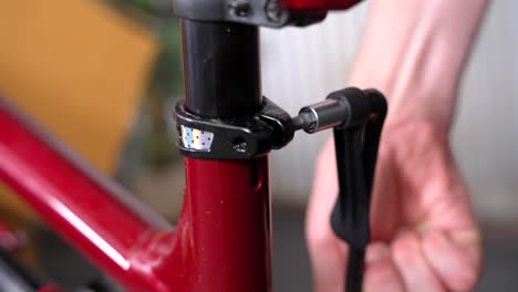 Mountain-bike-assembly---tightening-seatpost-clamp