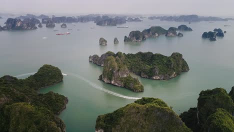 Vista-Aérea-De-La-Bahía-De-Halong-En-Vietnam