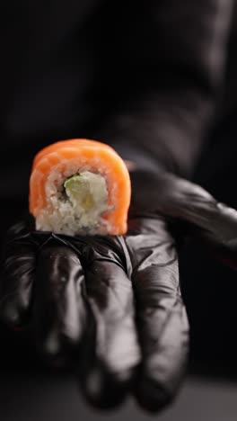 salmon sushi roll