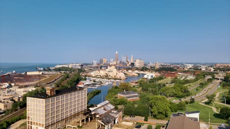 el centro de cleveland desde el lado oeste.