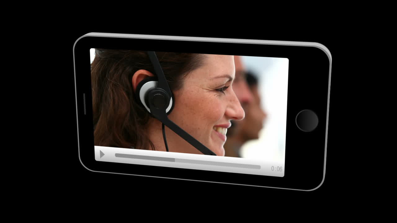 스마트폰을 보여주는 팀이 함께 일하고 있습니다.