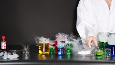 experimento de química colorido con hielo seco