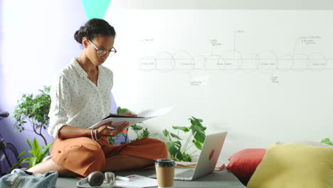 Business-woman-and-typing-research-on-laptop