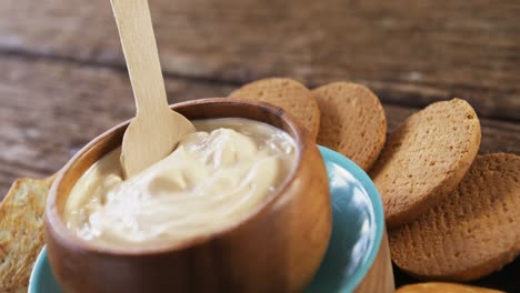 cheese with crispy biscuits and bread