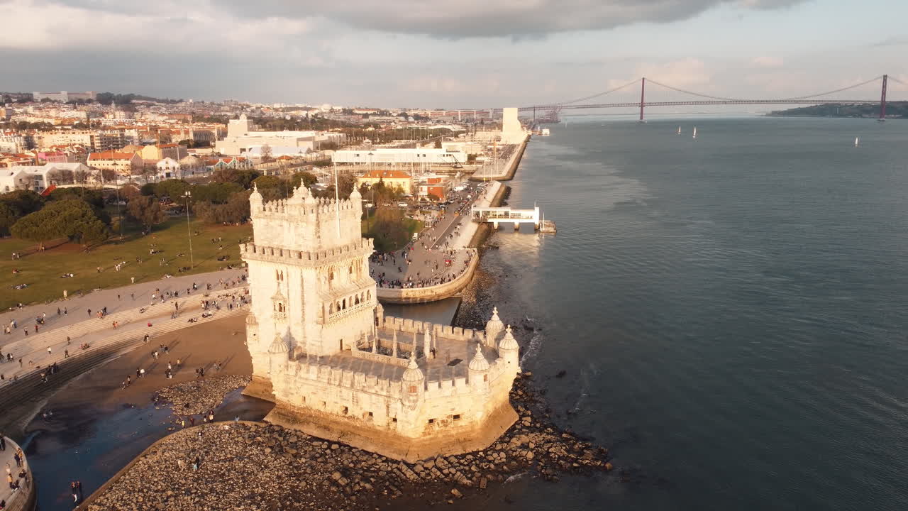 Torre di Belém a Lisbona, Portogallo_vista drone.