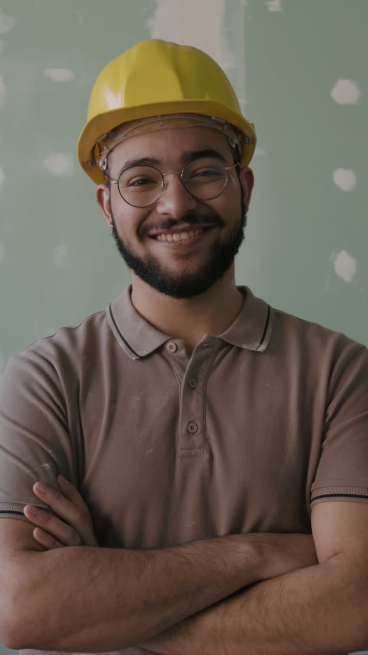 Portrait of a construction worker wearing a hard hat