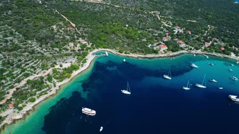 Costa-De-La-Isla-Veli-Drvenik-En-Croacia