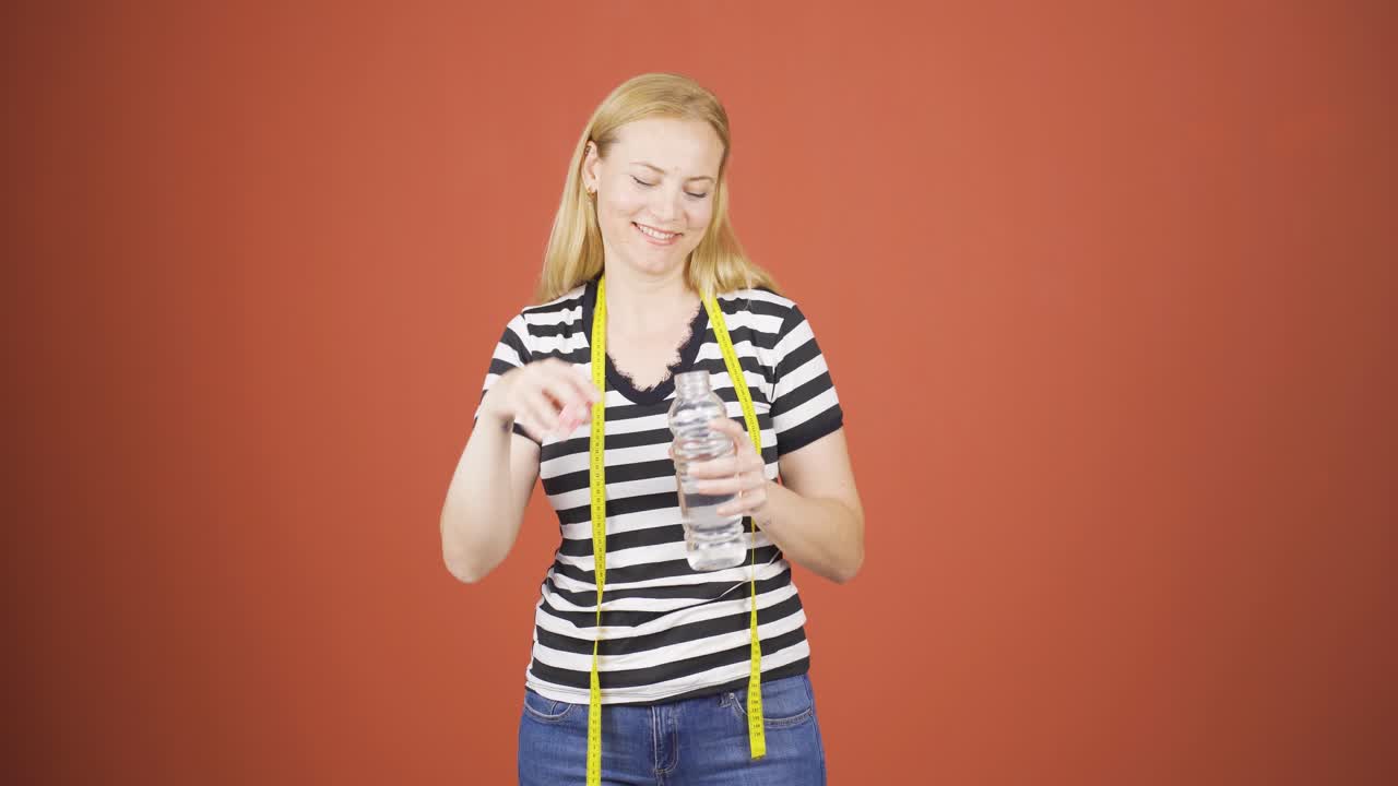 다이어트를 하는 여성은 선택을 합니다.