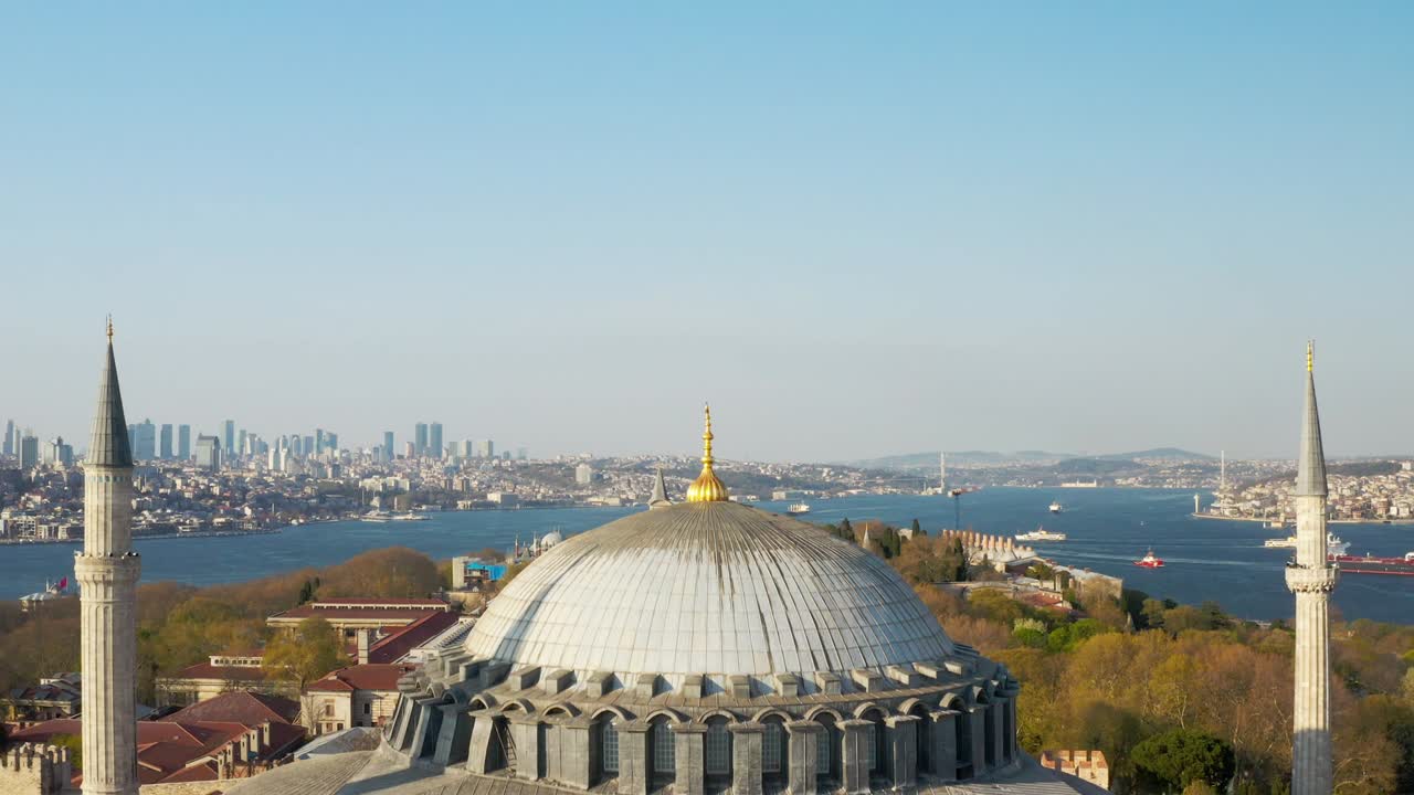 la ciudad de estambul, el bósforo y hagia sophia, vista aérea 3