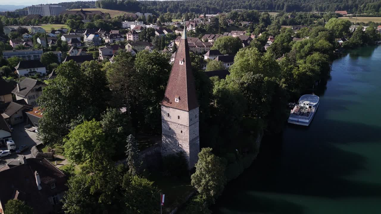 Krummturm, torre storta, punto di riferimento storico di Soletta, Svizzera, drone aereo