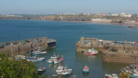 Empty-Boats-And-Yachts-Moored-In-Newquay-Harbour-In-North-Cornwall,-England,-UK