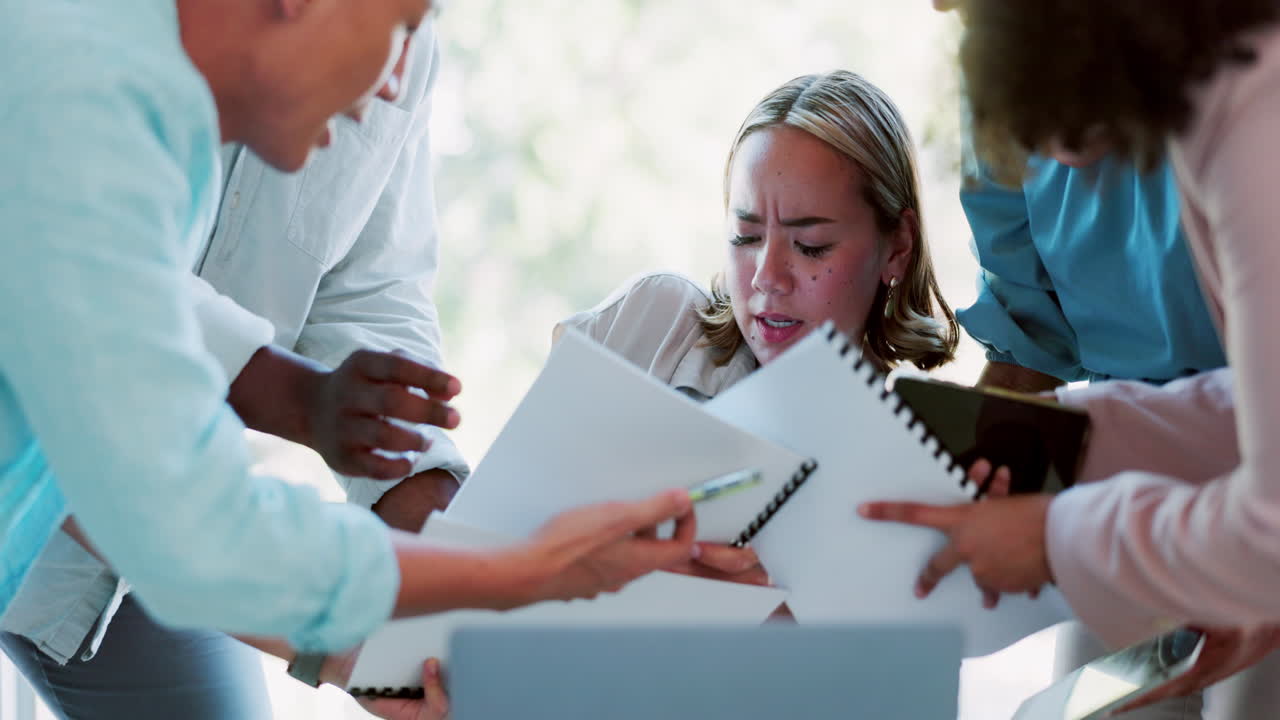 mujer de negocios, multitarea