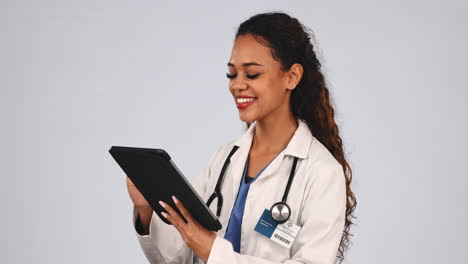 Doctor,-woman-and-tablet-for-healthcare-service