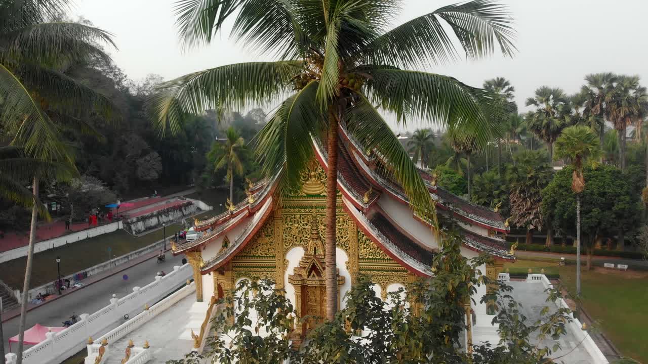 Tempio all'alba a Luang Prabang, Luang Prabang, Laos