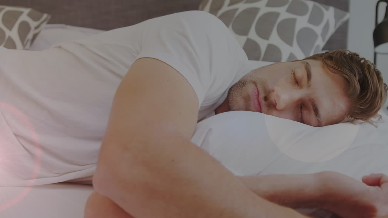 5개의 텍스트와 빛의 스을 포함한 플레어 컬렉션 패키지, 카우카시안 남자가 잠을 자고 있는 장면