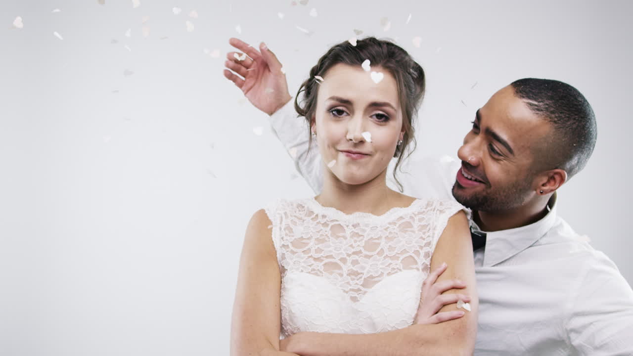 결혼식 에서 행복 한 부부