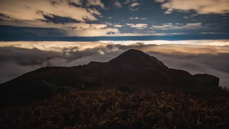 Mountain-landscape-timelapse-moving-clouds-in-Tai-Mo-Shan,-Hong-Kong