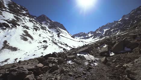 paisaje de montaña nevado