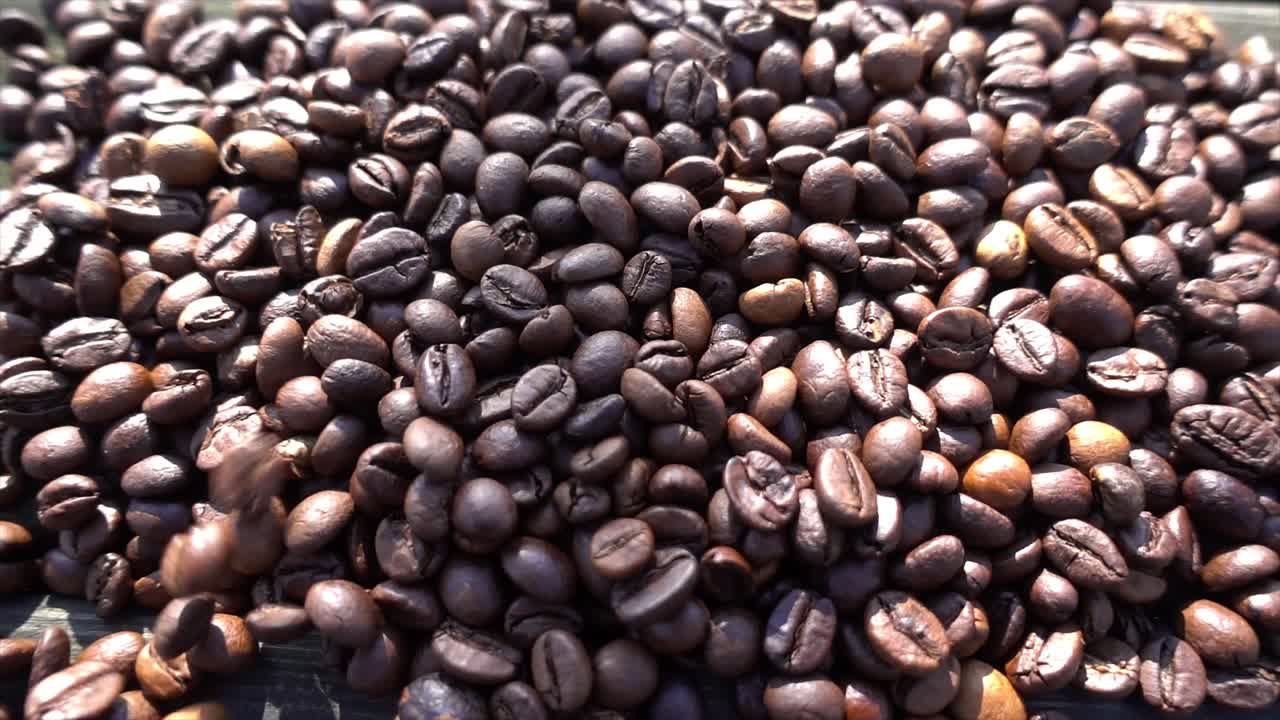 Primo piano di chicchi di caffè 11