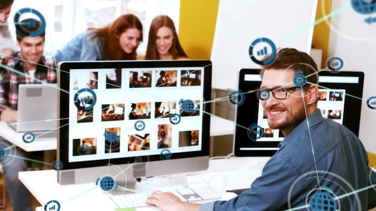 animación de la red de conexiones con iconos sobre empresario caucásico en el cargo