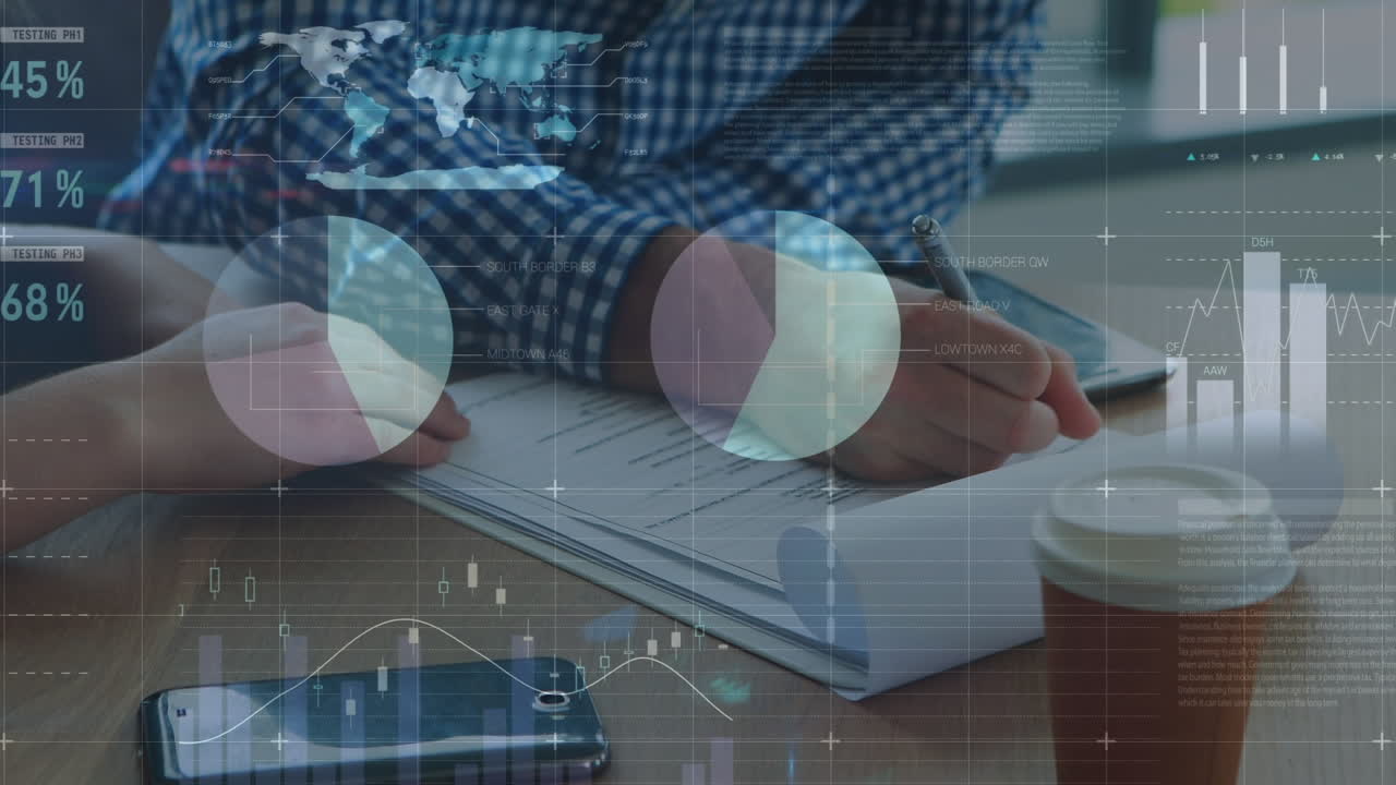 animación de datos financieros y gráficos sobre las manos de un hombre caucásico haciendo notas