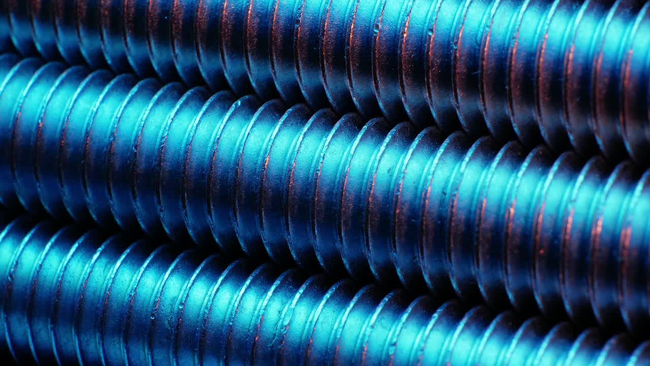 textura metálica de tornillo súper macro. moviéndose hacia adelante, transportador de fábrica