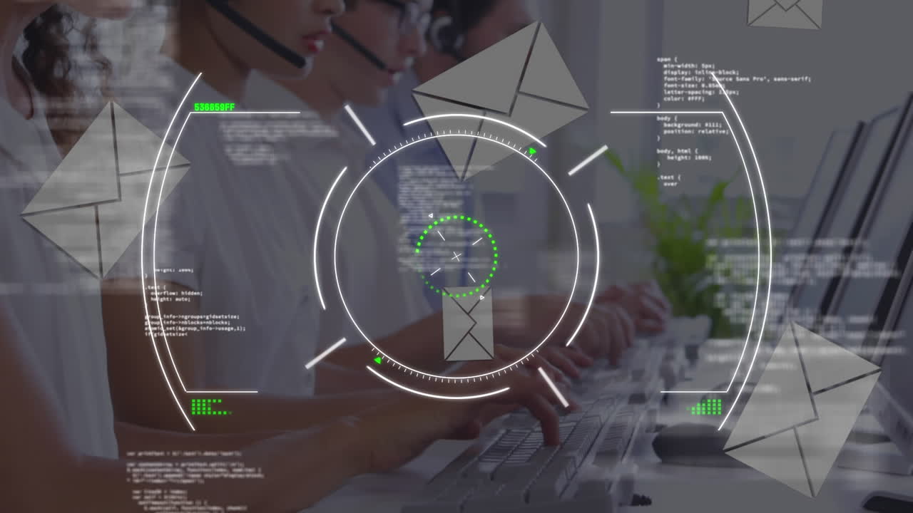 사무실에서 일하는 전화 헤드을 착용 한 다양한 동료 위에 떨어지는 메시지 아이콘의 애니메이션
