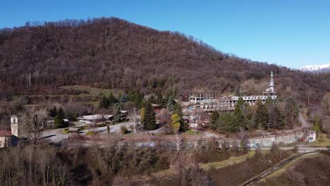 ciudad fantasma de consonno en el municipio de olginate de la provincia de lecco