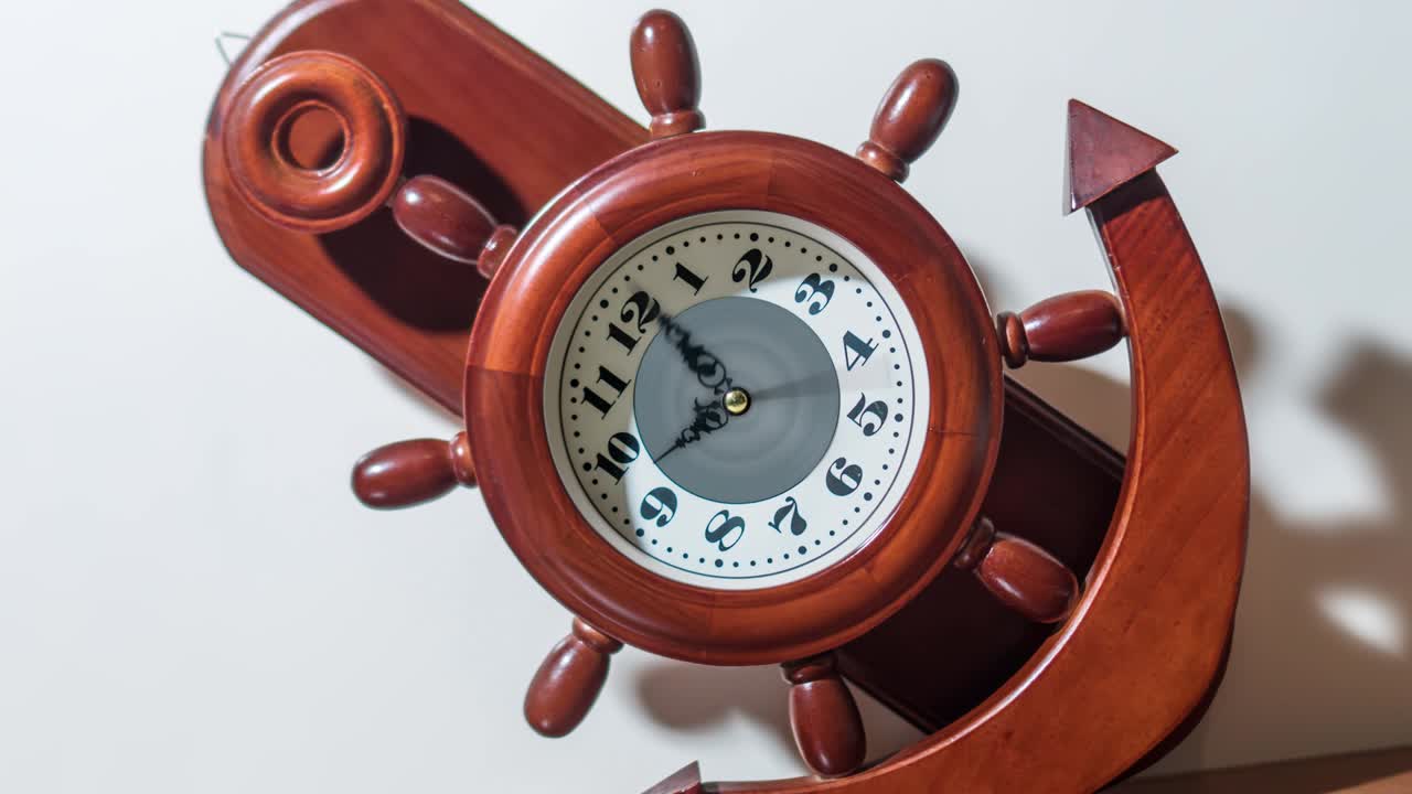 Clock with arrows flowing at random