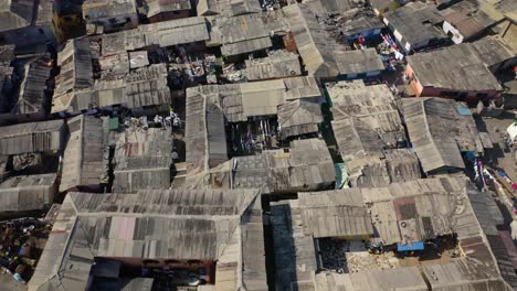 vista aérea de la zona de tugurios, jamesown ghana