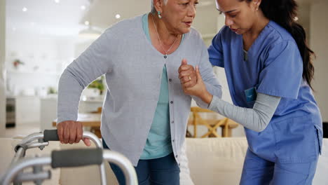 cuidado de ancianos, apoyo y ayuda a la mujer al sofá