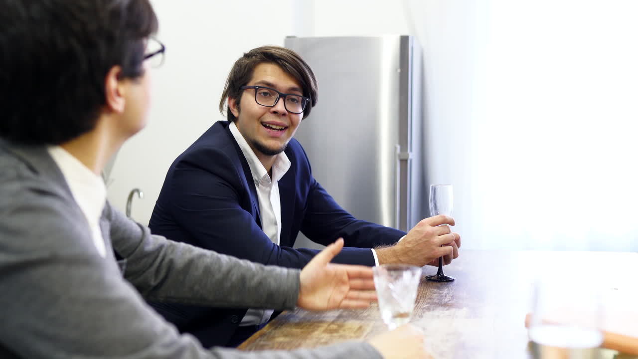 reunión de negocios en una cocina