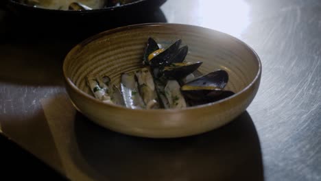 mussels are added on a plate