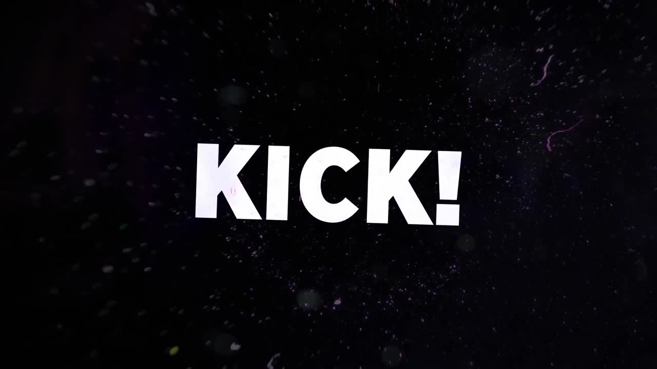 animación de patada en texto blanco con distorsión de color sobre explosión de polvo azul en negro