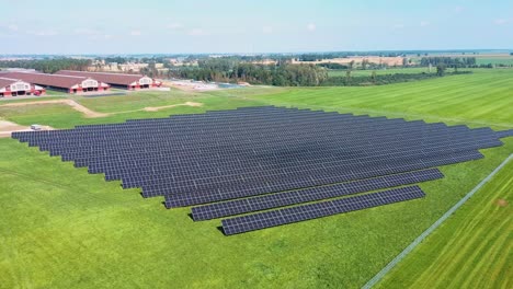 Vista-Aérea-De-Paneles-Solares-Granja-De-Células-Solares-Con-Luz-Solar.