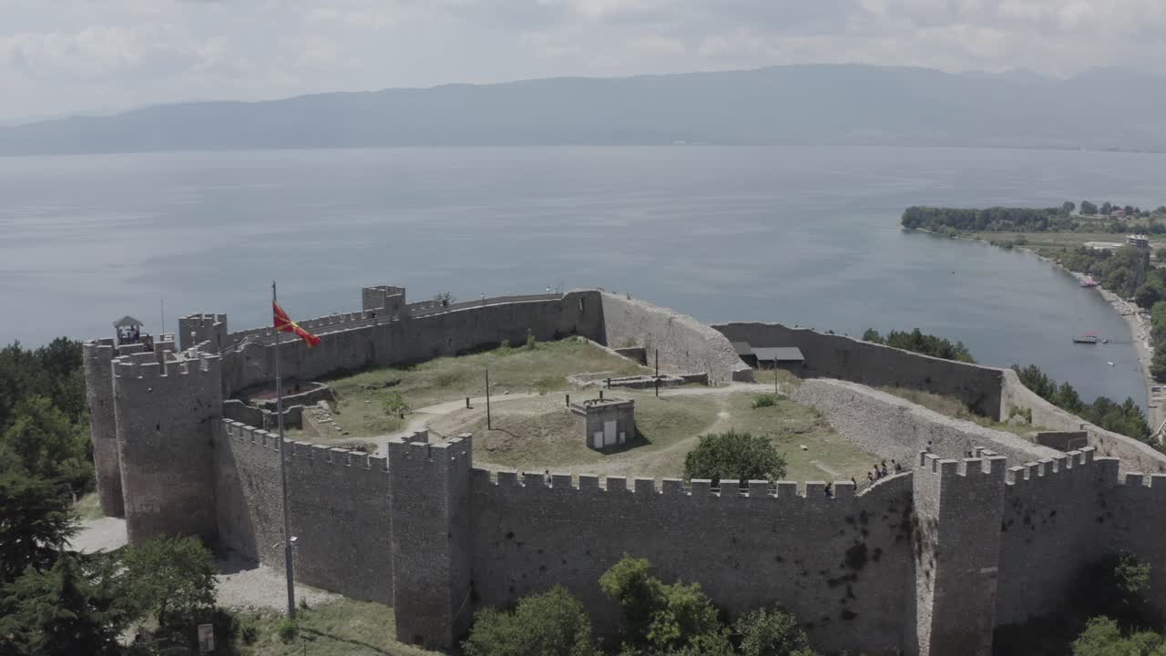 vuelo sobre el castillo de ohrid- macedonia