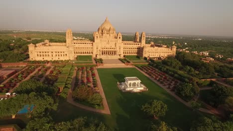 una vista aérea muestra el palacio umaid bhawan y sus terrenos en jodhpur india 2