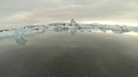 Jokulsarlon-Eis-In-Island