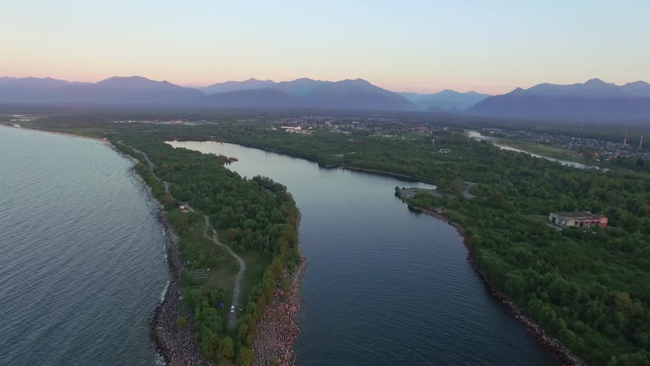 항공 사진. 바이칼 호수 연안의 정착지. vydrino