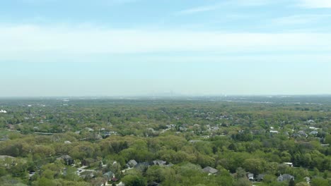 La-Ciudad-De-Chicago-En-Illinois-Vista-Desde-Lejos-Desde-Los-Suburbios-Del-Oeste