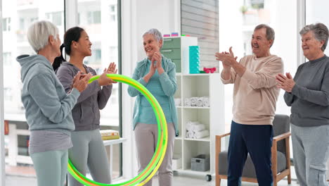 Fitness,-senior-and-people-with-applause-at-gym