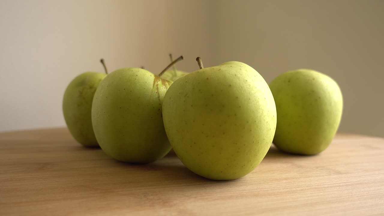 la cosecha de la manzana la fruta de otoño los alimentos vitamínicos