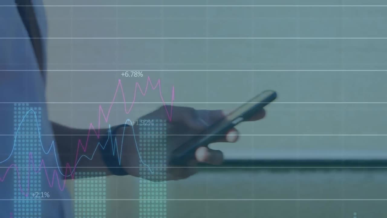 animazione dell'elaborazione dei dati statistici contro la sezione centrale dell'uomo che usa lo smartphone mentre cammina