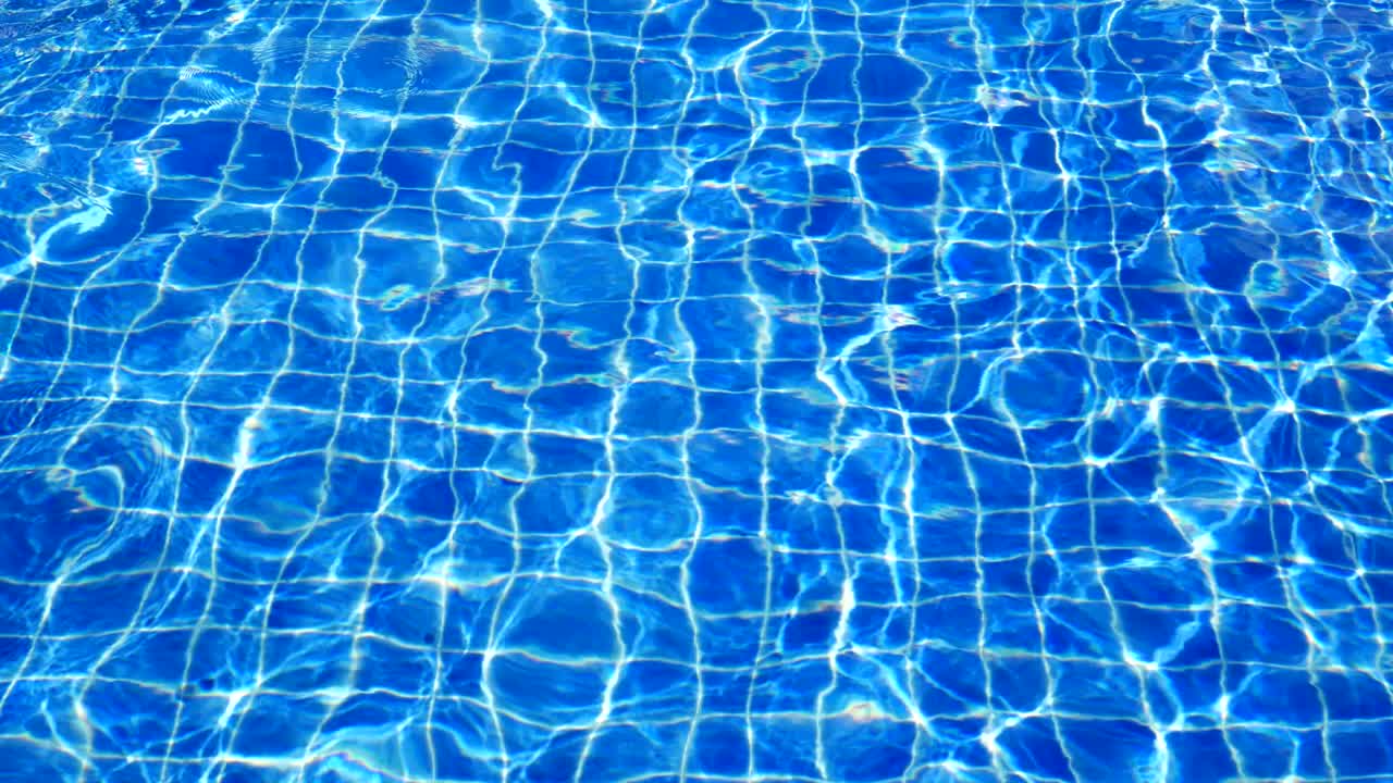 farbenfrohe abstract der wasseroberfläche im schwimmbad