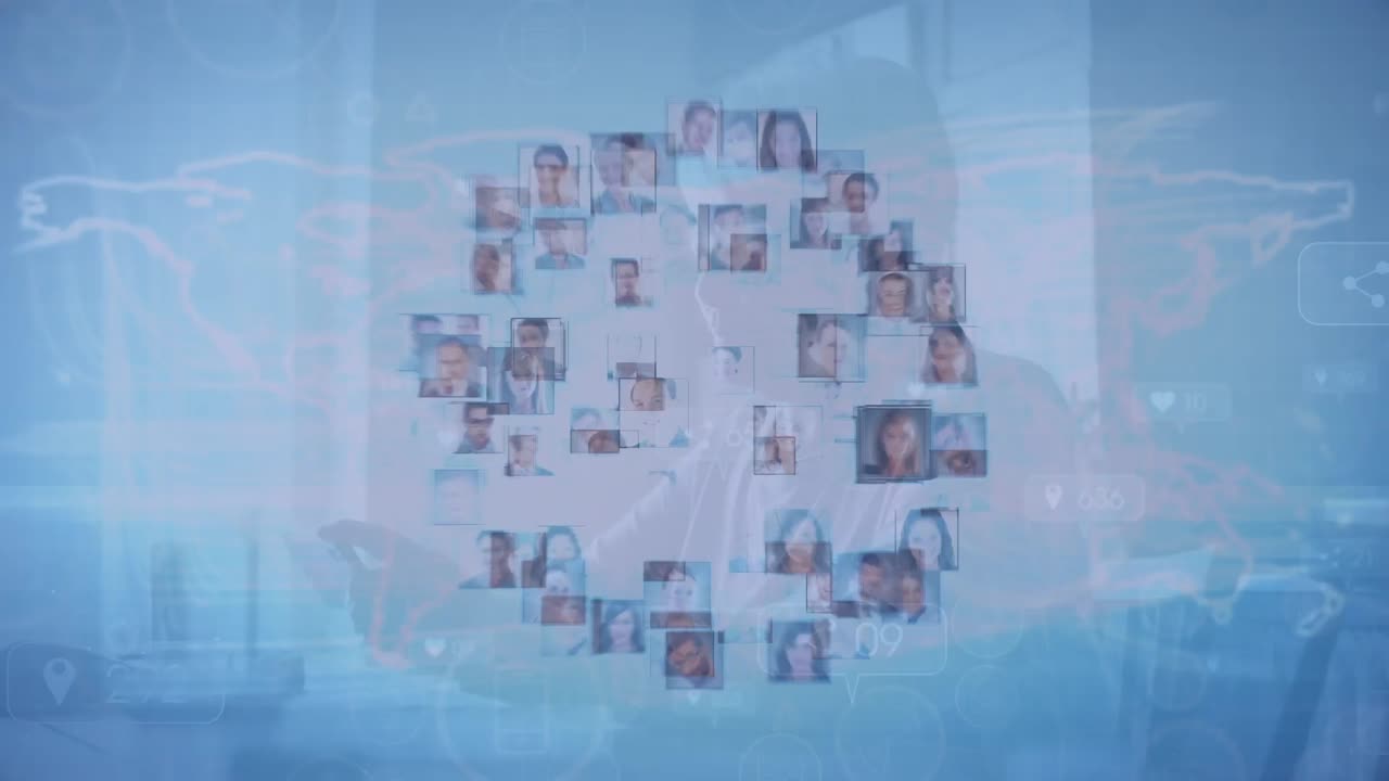 animación de la red de conexiones con imágenes sobre mujeres caucásicas mayores que usan teléfonos inteligentes