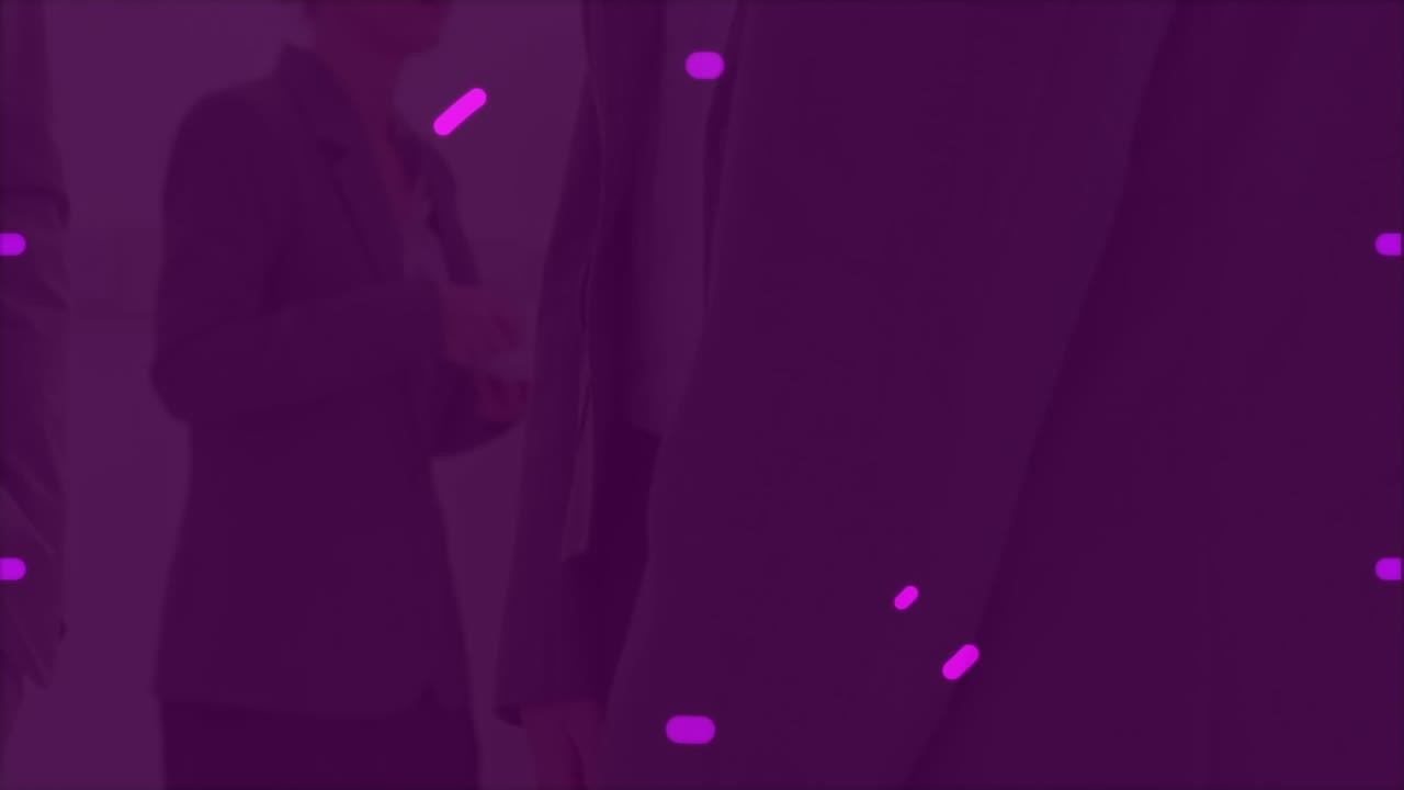 animación del escaneo del alcance sobre el apretón de manos del hombre de negocios